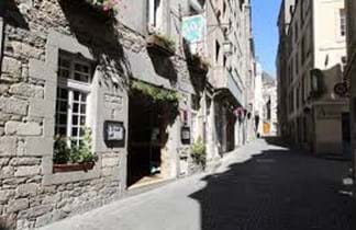 cobbled french street with hotel des abers st malo 