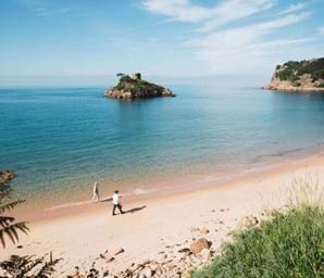 jersey beach golden sand blue sky and sea