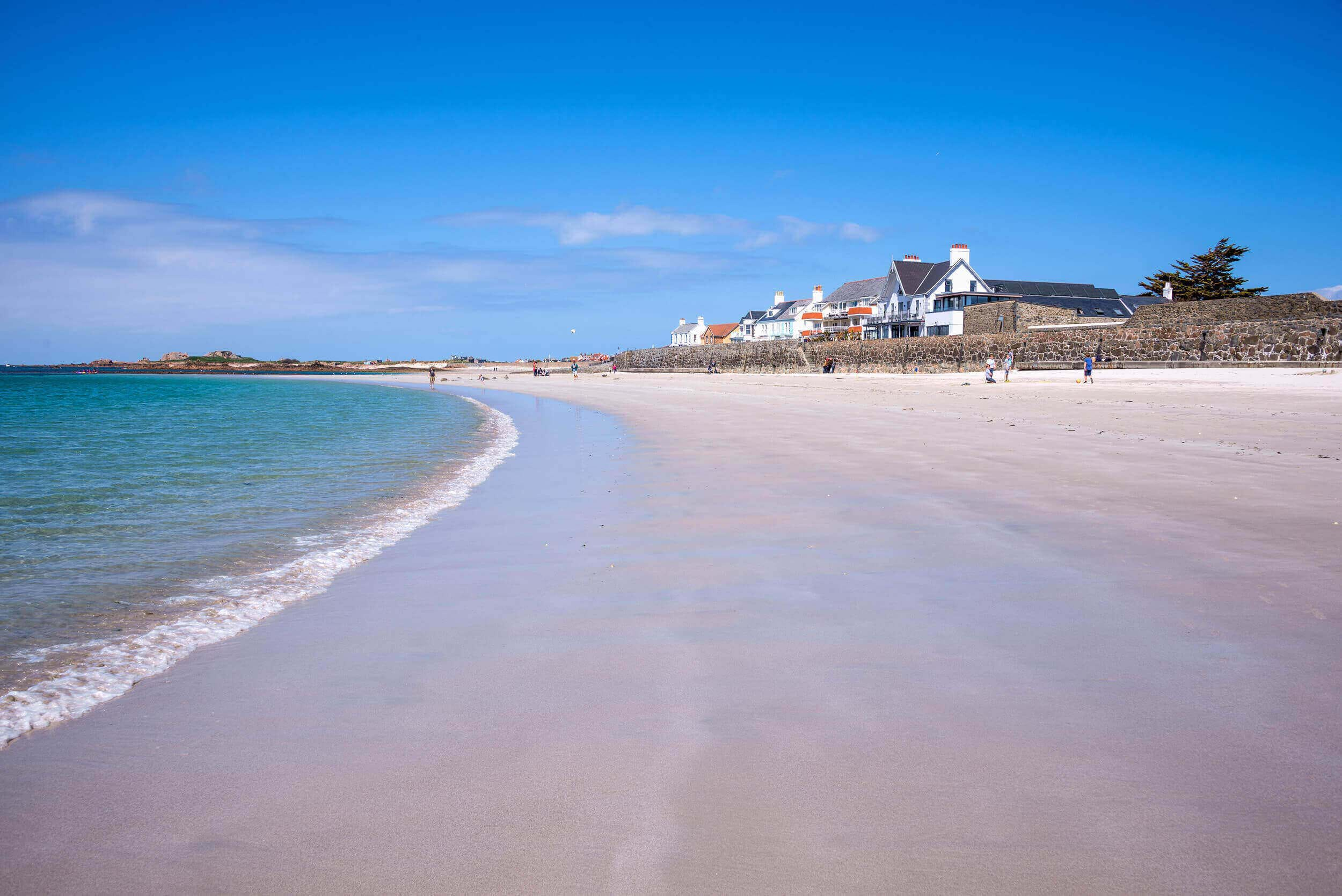 cobo-beach_451122925.jpg