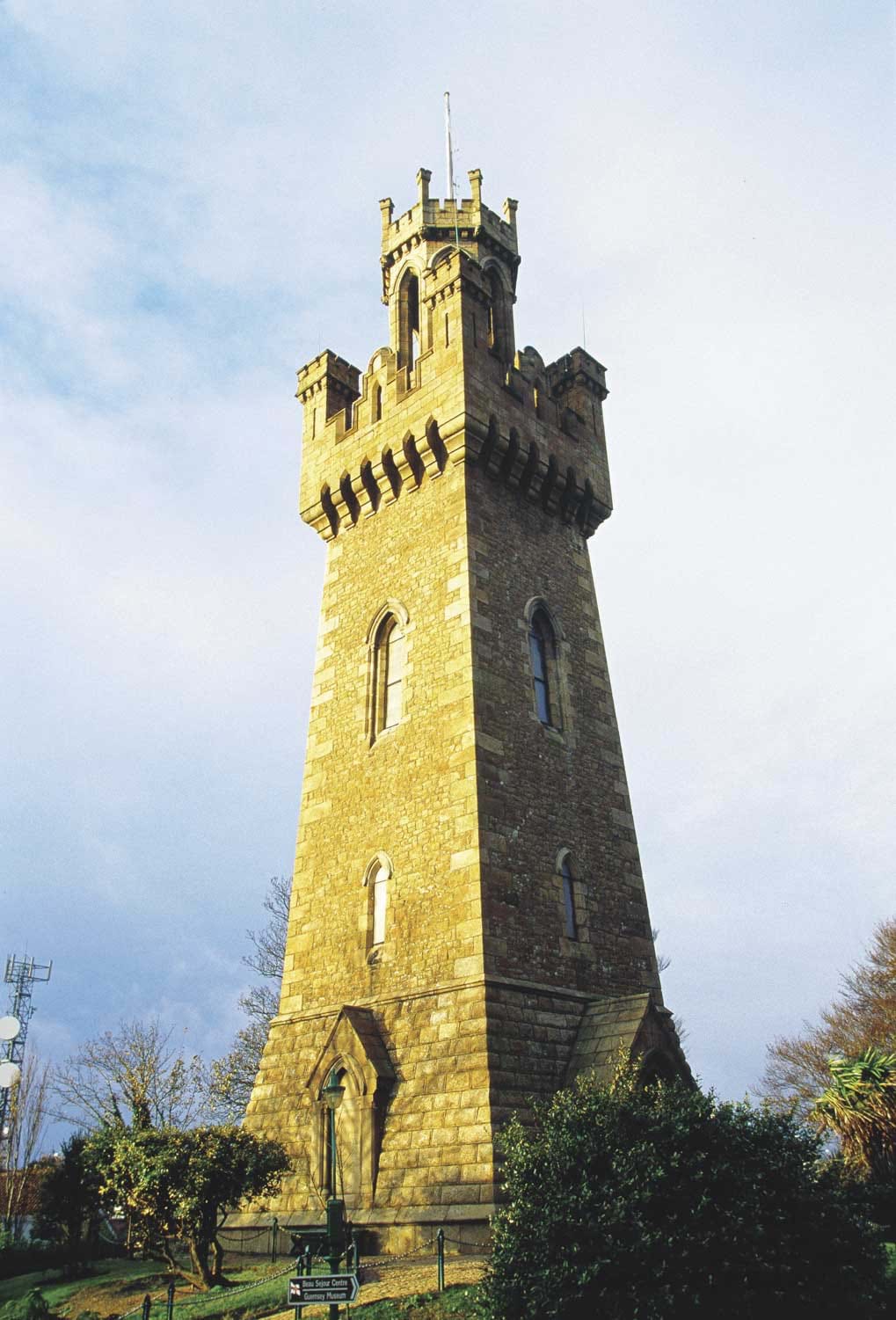 Victoria Tower, St Peter Port.jpg (1)
