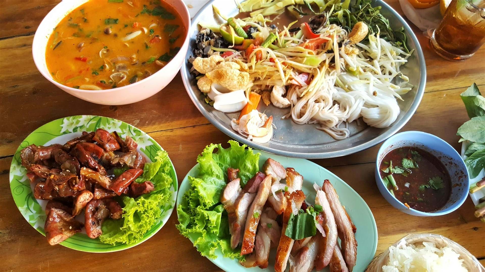 monas-thai-amp-asian-cuisine